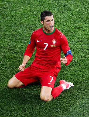 意媒：因机场跑道结冰，尤文全队与远征球迷被困挪威（意媒称挪威机场跑道结冰致尤文全队与远征球迷滞留）