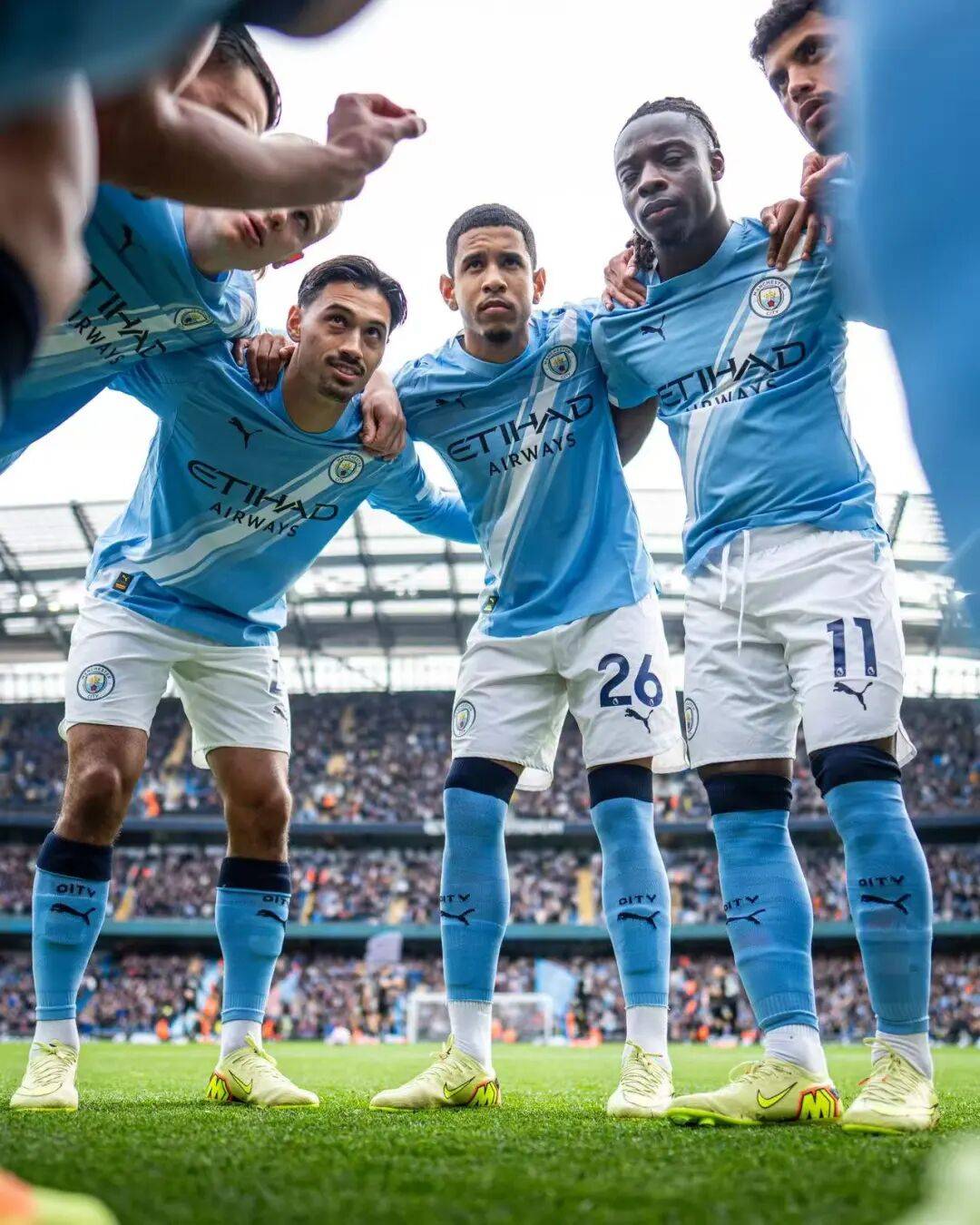 国安主场战平广州恒大（北京国安主场与广州恒大战成平局）