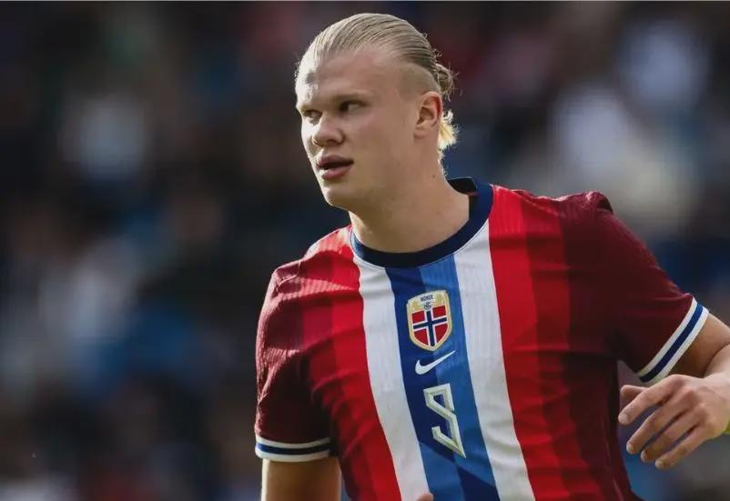 支持儿子，弗格森去看了其儿子达伦执教的彼得堡联的比赛