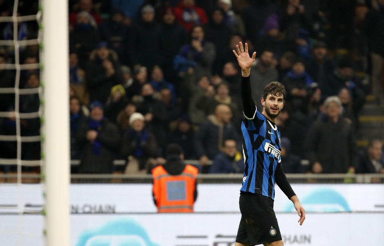 斯基拉：那不勒斯依然想租梅努，球员也想要获得更多出场机会（斯基拉：那不勒斯继续追租梅努，球员希望获得更多上场时间）