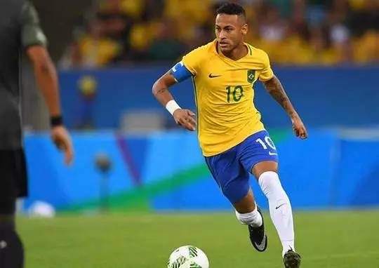 记者：拜仁、曼联有意巴莱巴，球员更希望留英超加盟红魔（曝拜仁曼联齐追巴莱巴 他更愿留英超投曼联）