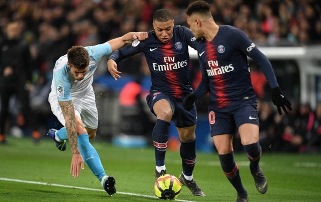 每体：巴萨内部对亚马尔每次客场都成为“头号公敌”感到担忧（每体：巴萨内部忧虑亚马尔每逢客场皆成众矢之的）