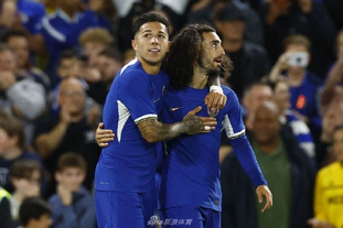 随着保罗在本赛季结束后退役，梦八仅剩下詹姆斯一人还未退役（保罗赛季后退役，梦八仅詹姆斯仍在征战）