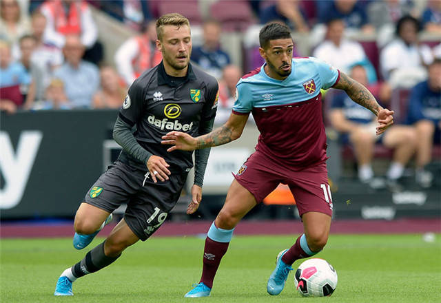 利雅得胜利4-1赛哈特海湾，C罗凌空倒钩破门，菲利克斯传射（利雅得胜利4-1击败赛哈特海湾：C罗倒钩破门，菲利克斯传射建功）