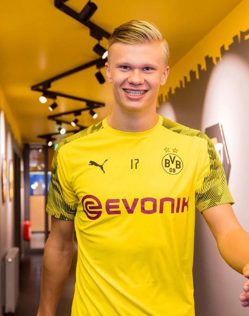 太阳报：伊萨克持续收到死亡威胁，豪掷3万镑购买护卫犬（太阳报：伊萨克屡遭死亡威胁，斥资3万英镑购入护卫犬）