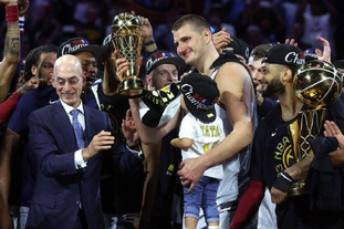 沙媒：坎塞洛告知新月高层自己想离队，但小因扎吉不想放他走（沙特媒体：坎塞洛已向新月高层表达离队意愿，但小因扎吉不愿放人）