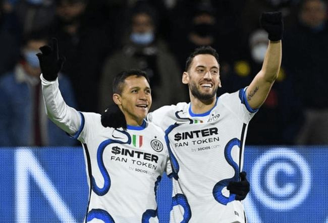 火爆德比，费内巴切vs加拉塔萨雷赛前双方球员就开始发生冲突（德比火药味十足：费内巴切与加拉塔萨雷赛前球员爆发冲突）