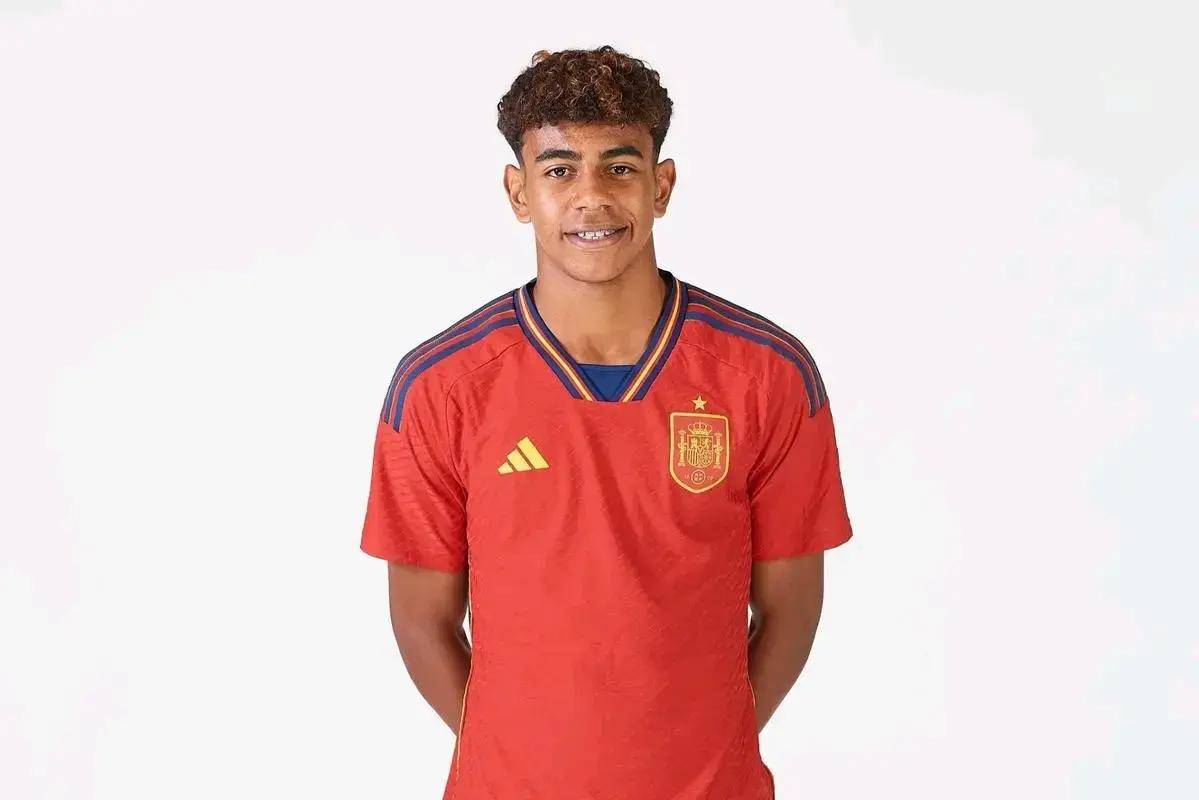 欧冠进球30+球员仅两人客场进球多于主场：姆巴佩、里瓦尔多（欧冠30+进球球员中，仅姆巴佩与里瓦尔多客场进球数超过主场）